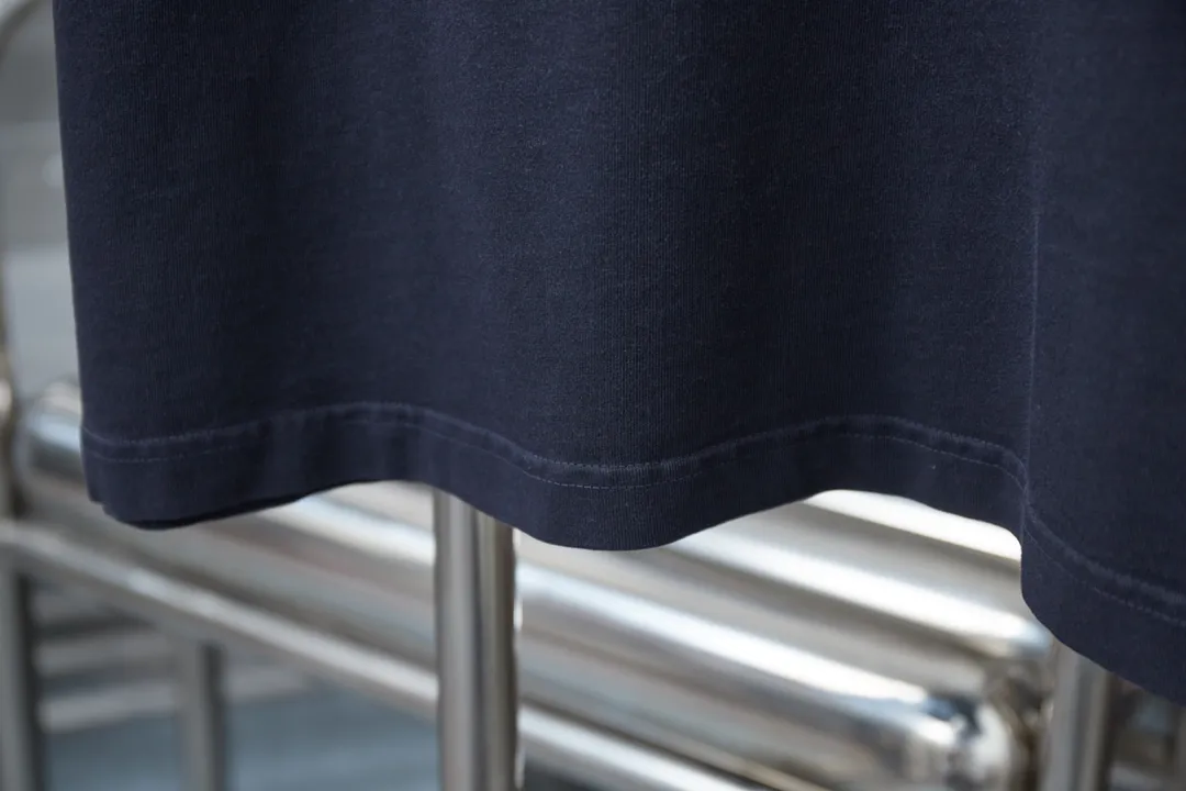 🅿️210 Ch*ome Hearte 25SS early spring new model Three-dimensional thick version of Croix heart logo short sleeves Light luxury essential item for daily commuting for men and women Correct version Welcome to compare Detailed features · 320g 100% pure cotton double yarn jersey fabric · Custom dyed in the same vat with special thickened 32 pieces double-ply 1X1 thread · Three-dimensional thick version of Croix heart logo printing · Ready-to-wear dyeing Then do the faded fried snowflake process, then wash it to make it look old · General washing to improve the effect · Double-needle stitching and cross-stitch process · Original main mark, washed tag, brand moisture-proof paper packaging Color: white/black/green/blue Size: S/M/L/XL